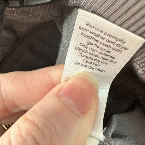 Athleta Shorts Womens Size 8 Purple Elastic Waist Stretch Workout Activewear - Picture 10 of 10